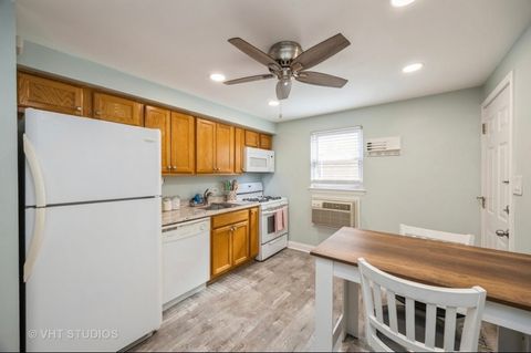 Tiny photo for 6952 W 65th Street #2B, Chicago, IL 60638 (MLS # 12607998)