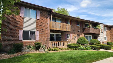 Photo of 6738 181st Street #1520, Tinley Park, IL 60477 (MLS # 12460443)