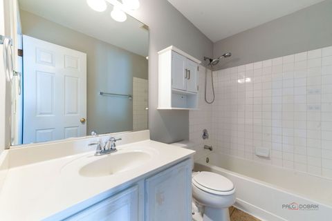 Tiny photo for 2858 Falling Waters Lane, Lindenhurst, IL 60046 (MLS # 12500015)