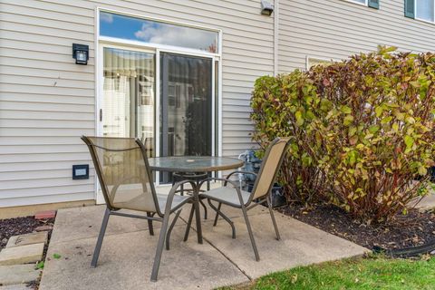 Tiny photo for 2858 Falling Waters Lane, Lindenhurst, IL 60046 (MLS # 12500015)