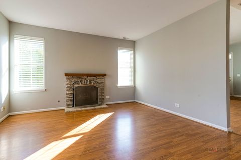 Tiny photo for 2858 Falling Waters Lane, Lindenhurst, IL 60046 (MLS # 12500015)