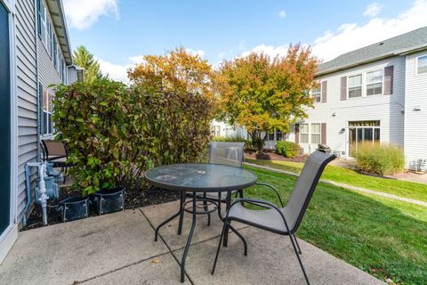 Tiny photo for 2858 Falling Waters Lane, Lindenhurst, IL 60046 (MLS # 12500015)