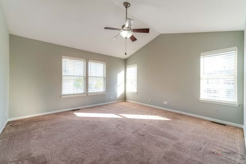 Tiny photo for 2858 Falling Waters Lane, Lindenhurst, IL 60046 (MLS # 12500015)