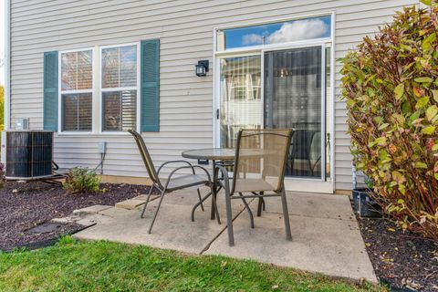 Tiny photo for 2858 Falling Waters Lane, Lindenhurst, IL 60046 (MLS # 12500015)