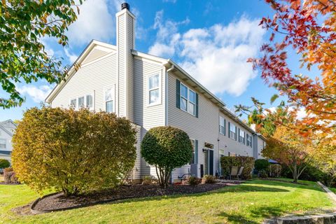 Tiny photo for 2858 Falling Waters Lane, Lindenhurst, IL 60046 (MLS # 12500015)