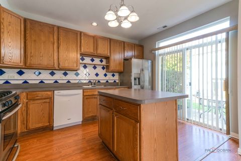 Tiny photo for 2858 Falling Waters Lane, Lindenhurst, IL 60046 (MLS # 12500015)