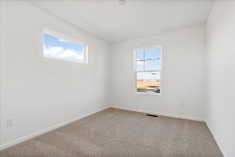 Tiny photo for 306 Kingsport Drive, South Elgin, IL 60177 (MLS # 12532184)