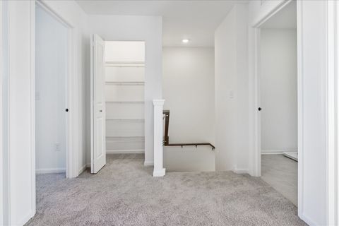 Tiny photo for 306 Kingsport Drive, South Elgin, IL 60177 (MLS # 12532184)