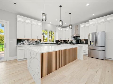 Tiny photo for 7137 S 87th Avenue, Justice, IL 60458 (MLS # 12587340)