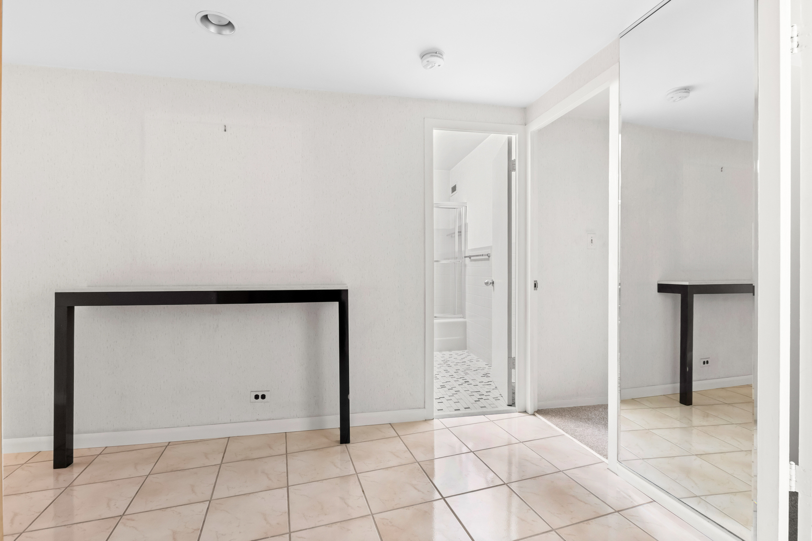 1150 N Lake Shore Drive 13A