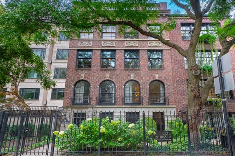 Photo of 24 E Scott Street #2, Chicago, IL 60610 (MLS # 12778834)
