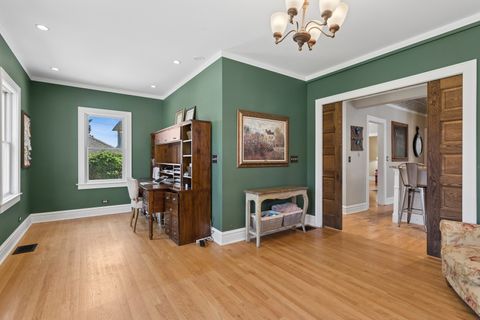 Tiny photo for 111 W Franklin Street, Wheaton, IL 60187 (MLS # 12685834)