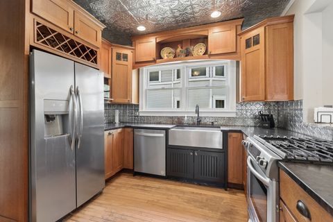 Tiny photo for 111 W Franklin Street, Wheaton, IL 60187 (MLS # 12685834)