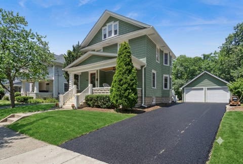 Tiny photo for 111 W Franklin Street, Wheaton, IL 60187 (MLS # 12685834)