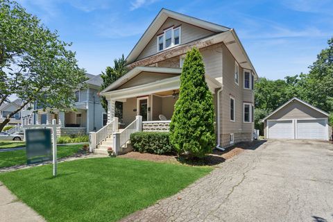 Tiny photo for 111 W Franklin Street, Wheaton, IL 60187 (MLS # 12685834)