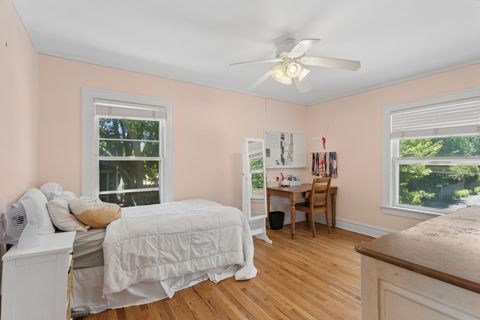 Tiny photo for 111 W Franklin Street, Wheaton, IL 60187 (MLS # 12685834)