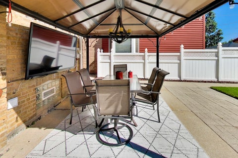 Tiny photo for 5523 N NATCHEZ Avenue, Chicago, IL 60656 (MLS # 12741339)