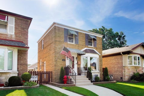 Tiny photo for 5523 N NATCHEZ Avenue, Chicago, IL 60656 (MLS # 12741339)