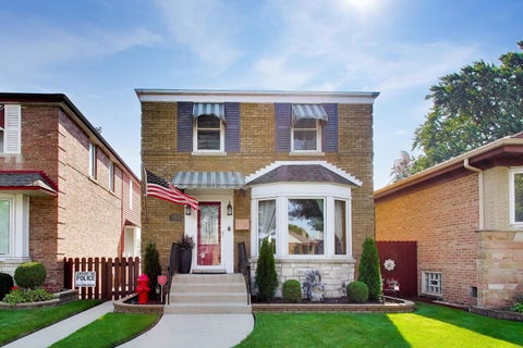 Photo of 5523 N NATCHEZ Avenue, Chicago, IL 60656 (MLS # 12741339)