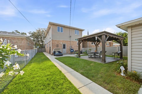 Tiny photo for 11001 S Albany Avenue, Chicago, IL 60655 (MLS # 12733033)