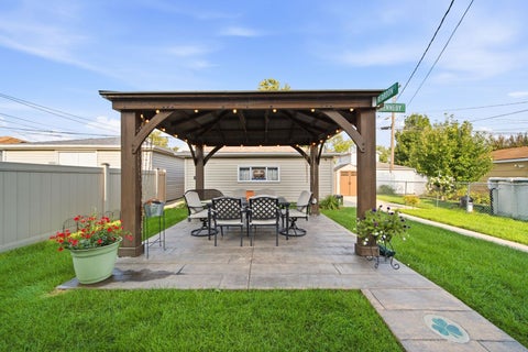 Tiny photo for 11001 S Albany Avenue, Chicago, IL 60655 (MLS # 12733033)