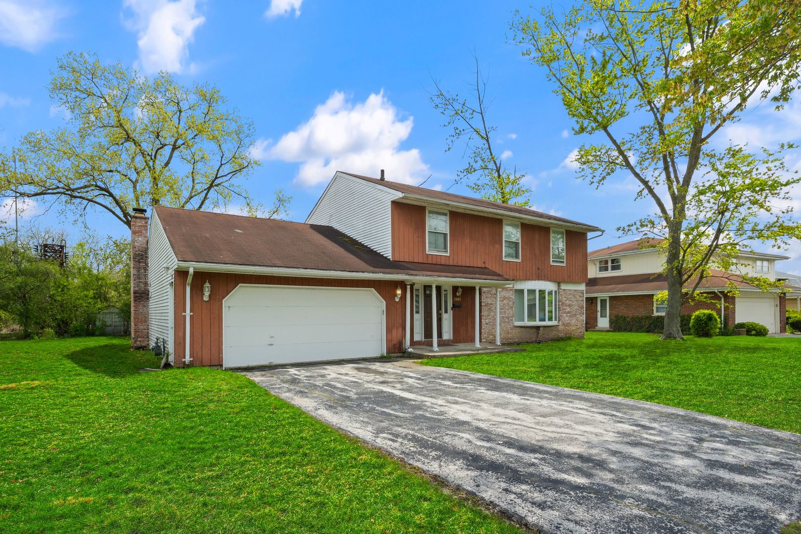 1421 LAWRENCE CRESCENT Street