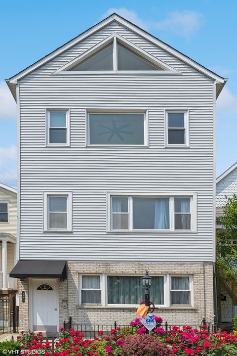 1140 W Barry Avenue Chicago IL 60657