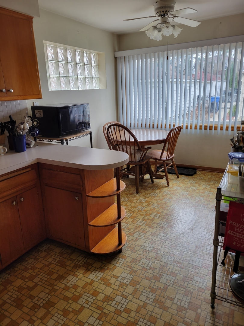 5316 N Rutherford Avenue, Chicago, IL, 60656 4 5316 N Rutherford Avenue