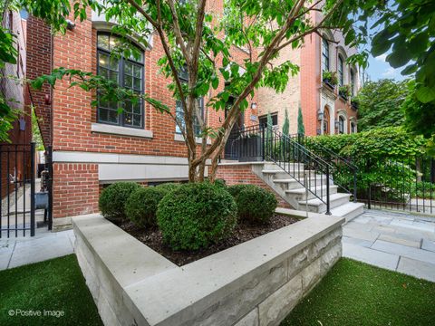 Tiny photo for 2122 N Magnolia Avenue, Chicago, IL 60614 (MLS # 12626474)