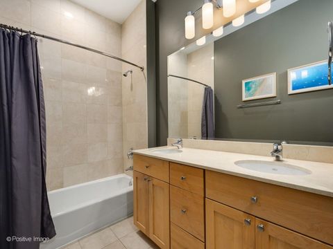 Tiny photo for 2122 N Magnolia Avenue, Chicago, IL 60614 (MLS # 12626474)