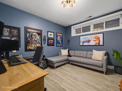 Tiny photo for 2122 N Magnolia Avenue, Chicago, IL 60614 (MLS # 12626474)