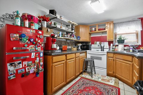 Tiny photo for 1216 S Oak Street, Bloomington, IL 61701 (MLS # 12500244)