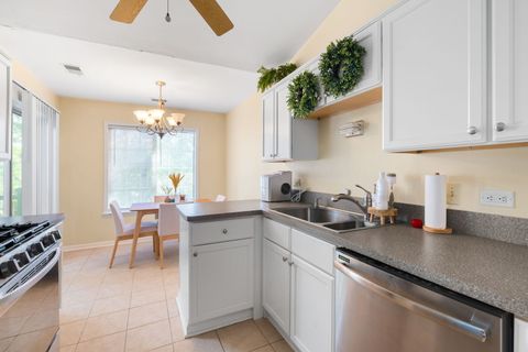 Tiny photo for 1721 Chesapeake Lane #4, Schaumburg, IL 60193 (MLS # 12484400)
