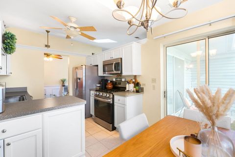 Tiny photo for 1721 Chesapeake Lane #4, Schaumburg, IL 60193 (MLS # 12484400)