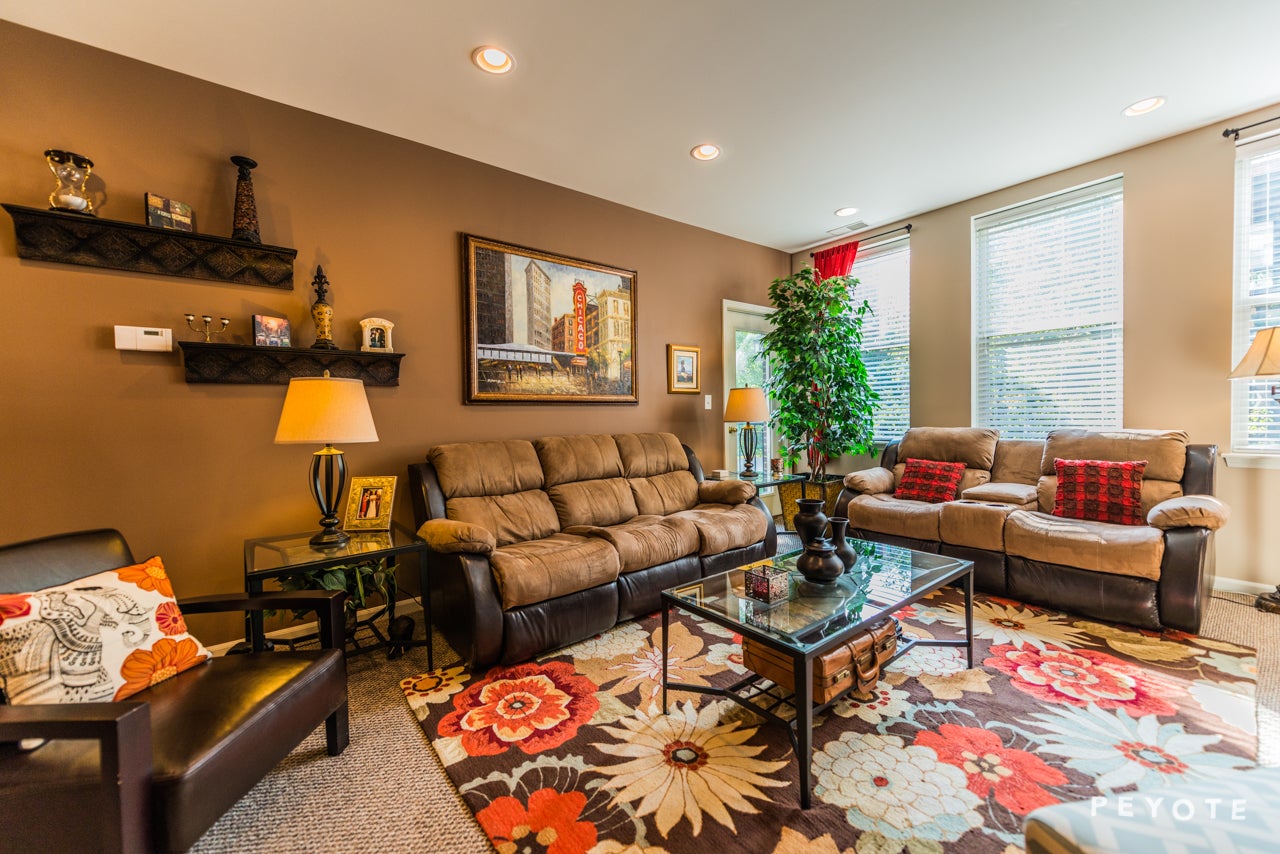 1225 N ORLEANS Street 502