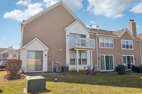 Tiny photo for 134 Arboretum Drive #134, Lombard, IL 60148 (MLS # 12599347)