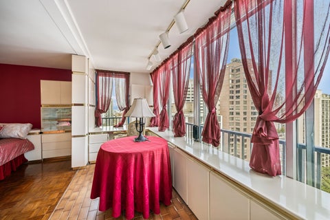 Tiny photo for 1 E Schiller Street #20D, Chicago, IL 60610 (MLS # 12782646)