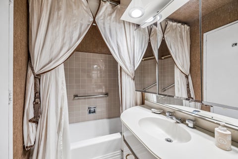 Tiny photo for 1 E Schiller Street #20D, Chicago, IL 60610 (MLS # 12782646)