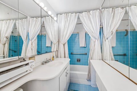 Tiny photo for 1 E Schiller Street #20D, Chicago, IL 60610 (MLS # 12782646)