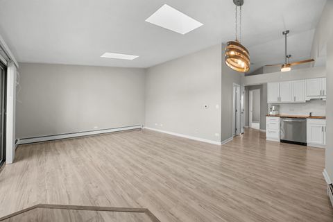 Tiny photo for 16 Echo Court #17, Vernon Hills, IL 60061 (MLS # 12524905)