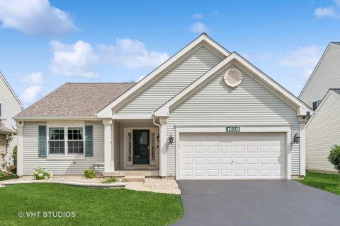 Photo of 1028 Orchard Lake Drive, Aurora, IL 60506 (MLS # 12396183)