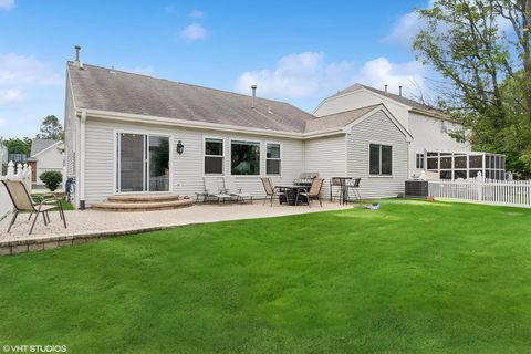 Tiny photo for 1028 Orchard Lake Drive, Aurora, IL 60506 (MLS # 12396183)