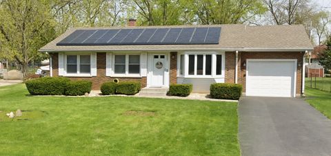 Photo of 1881 Charles Lane, Aurora, IL 60505 (MLS # 12640845)