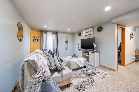 Tiny photo for 1669 Pinnacle Court, Aurora, IL 60502 (MLS # 12376433)