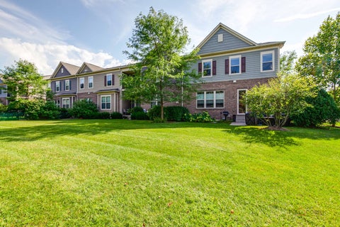 Tiny photo for 335 Camberley Lane, Lincolnshire, IL 60069 (MLS # 12751667)