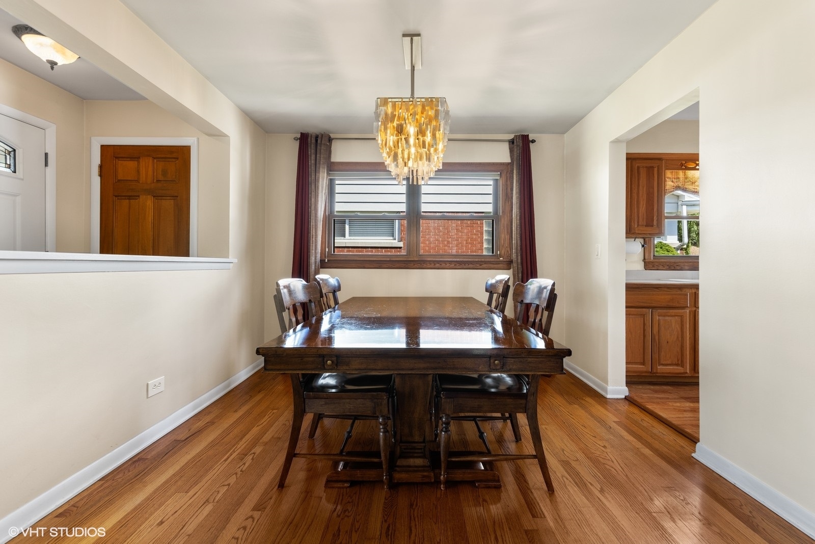 769 S FAIRVIEW Avenue