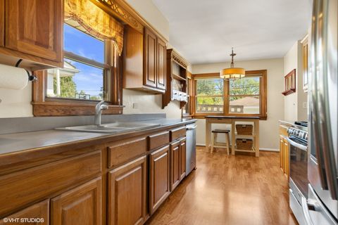 Tiny photo for 769 S FAIRVIEW Avenue, Elmhurst, IL 60126 (MLS # 12439573)
