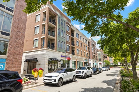 Tiny photo for 801 Village Center Drive #302, Burr Ridge, IL 60527 (MLS # 12719520)