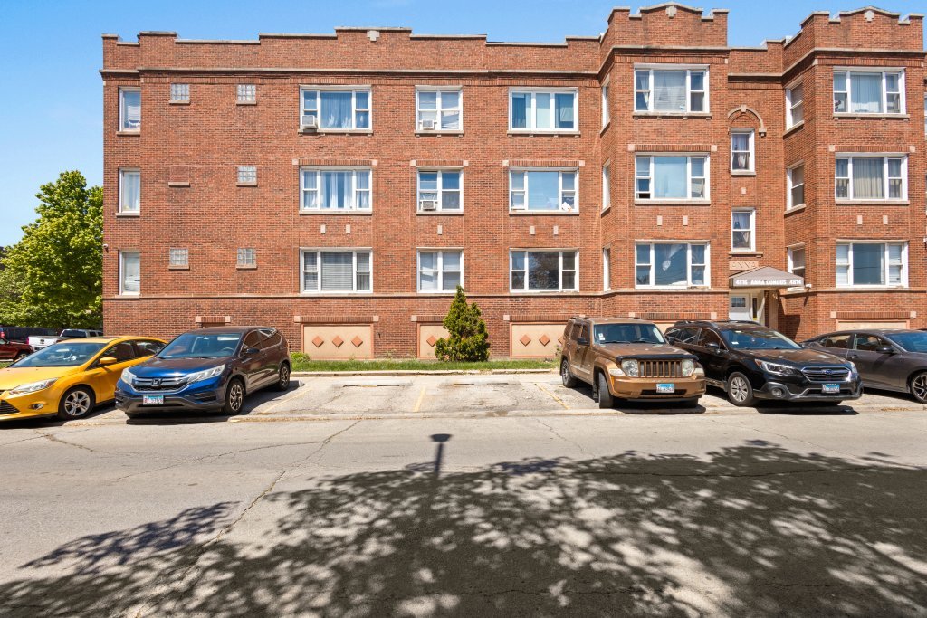 1637 S 48th Court 9