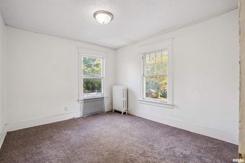 Tiny photo for 209 E 13TH Street, Davenport, IA 52803 (MLS # QC4268710)